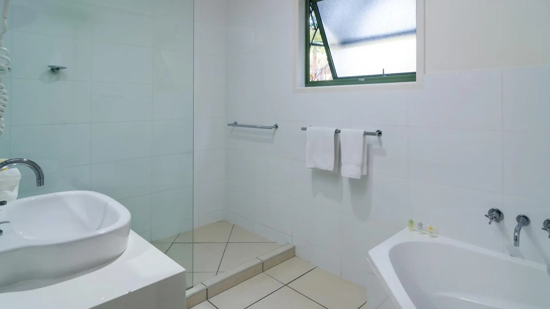 **** Aparthotel The Retreat Beach Houses Peregian Beach Australia